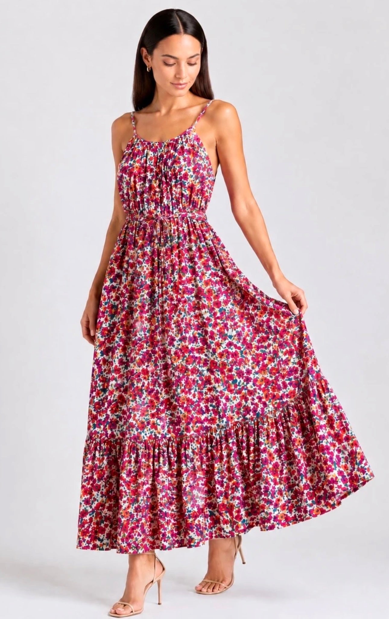 Robe à fleurs rouges