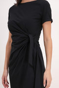 Robe noir avec noeud